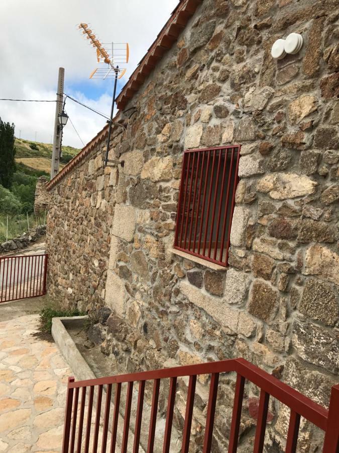 Casa Sierra De Gredos Guest House Navasequilla Eksteriør bilde